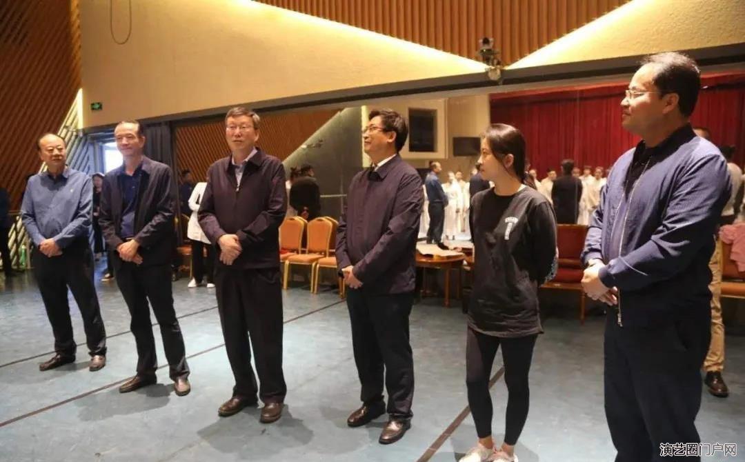 甘肃省委常委、省委宣传部部长王嘉毅到甘肃演艺 集团歌舞剧院调研