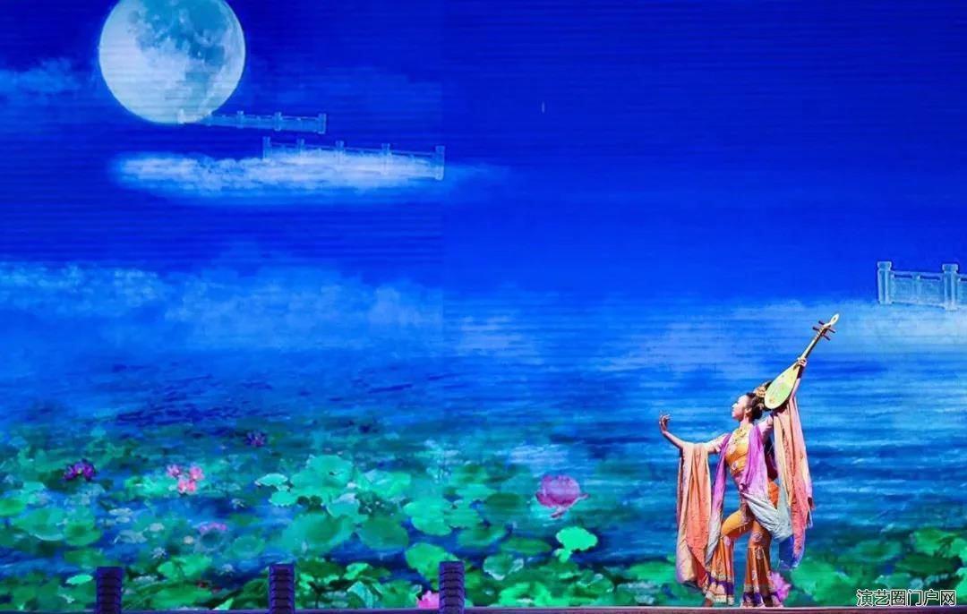 高雅艺术进校园——中国经典舞剧《丝路花雨》在西北民族大学精彩上演
