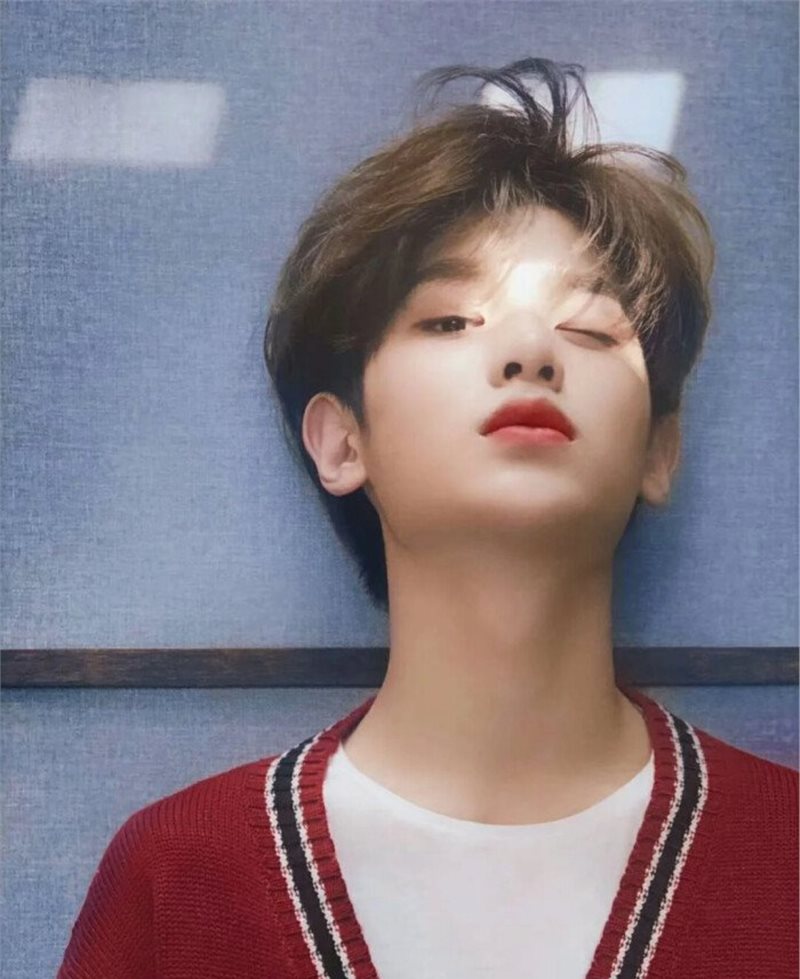 黄明昊3.jpeg