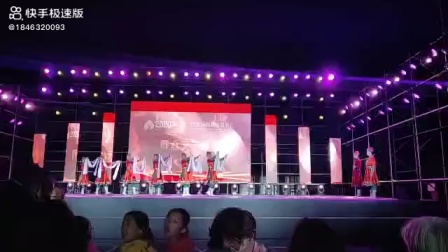 额济纳胡杨美舞蹈队2020年胡杨节演出的节目哈达舞